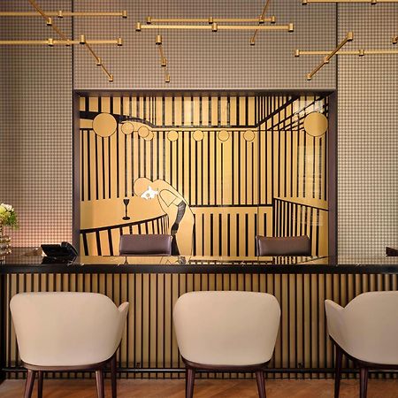 Art'Otel Zagreb, Powered By Radisson Hotels Esterno foto The Concierge