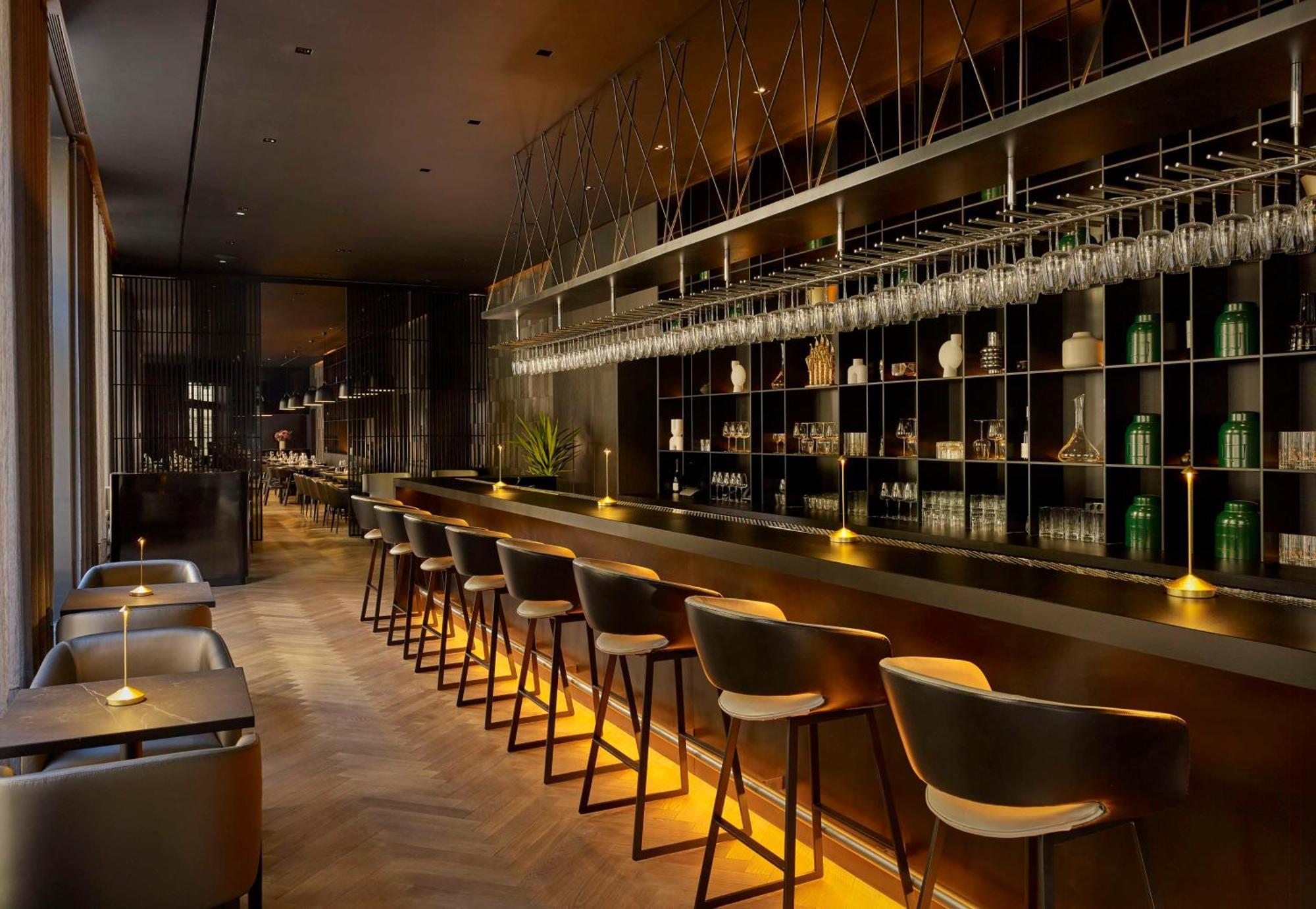 Art'Otel Zagreb, Powered By Radisson Hotels Esterno foto The bar at the restaurant