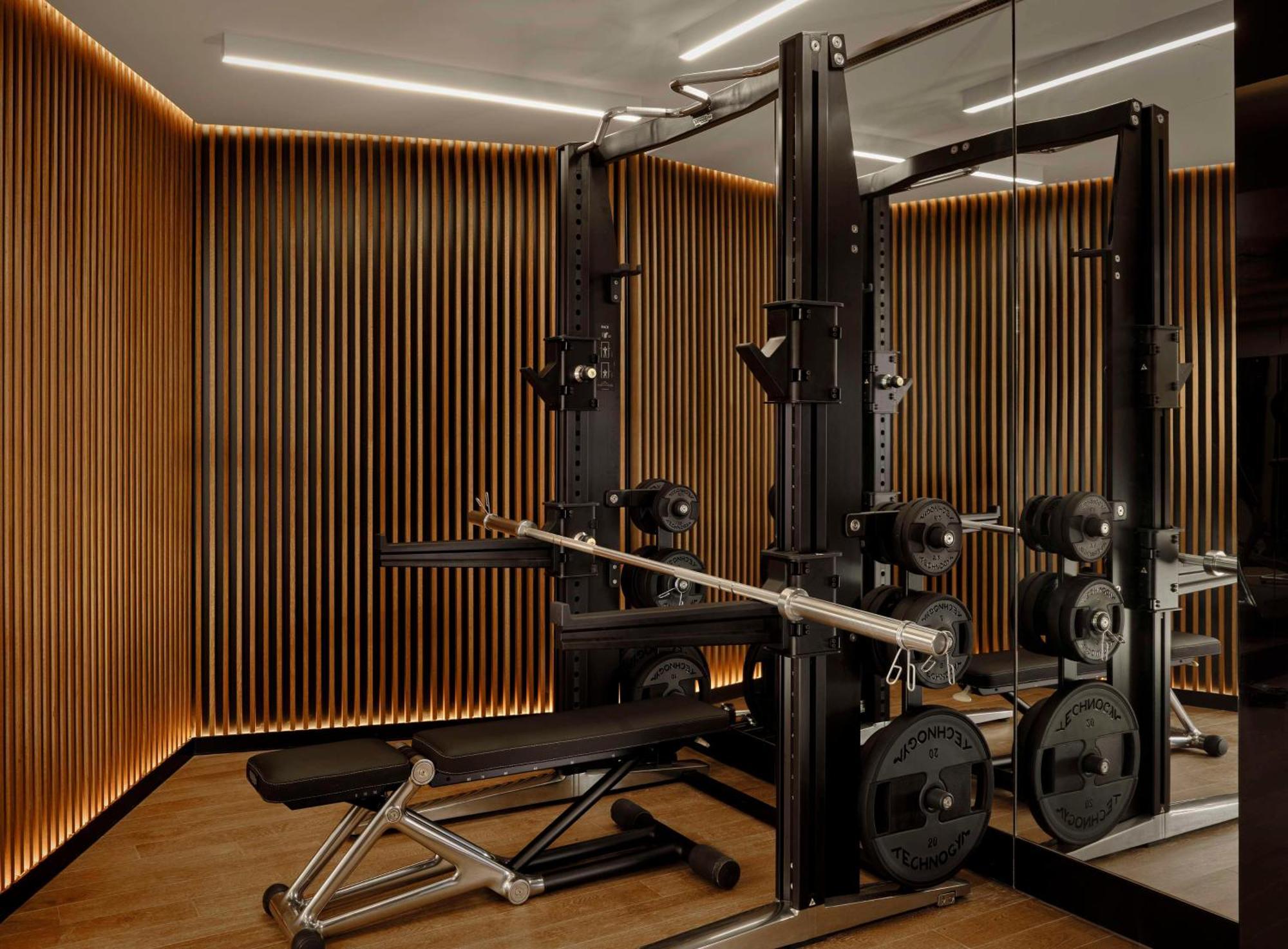 Art'Otel Zagreb, Powered By Radisson Hotels Esterno foto The gym at The Dorchester