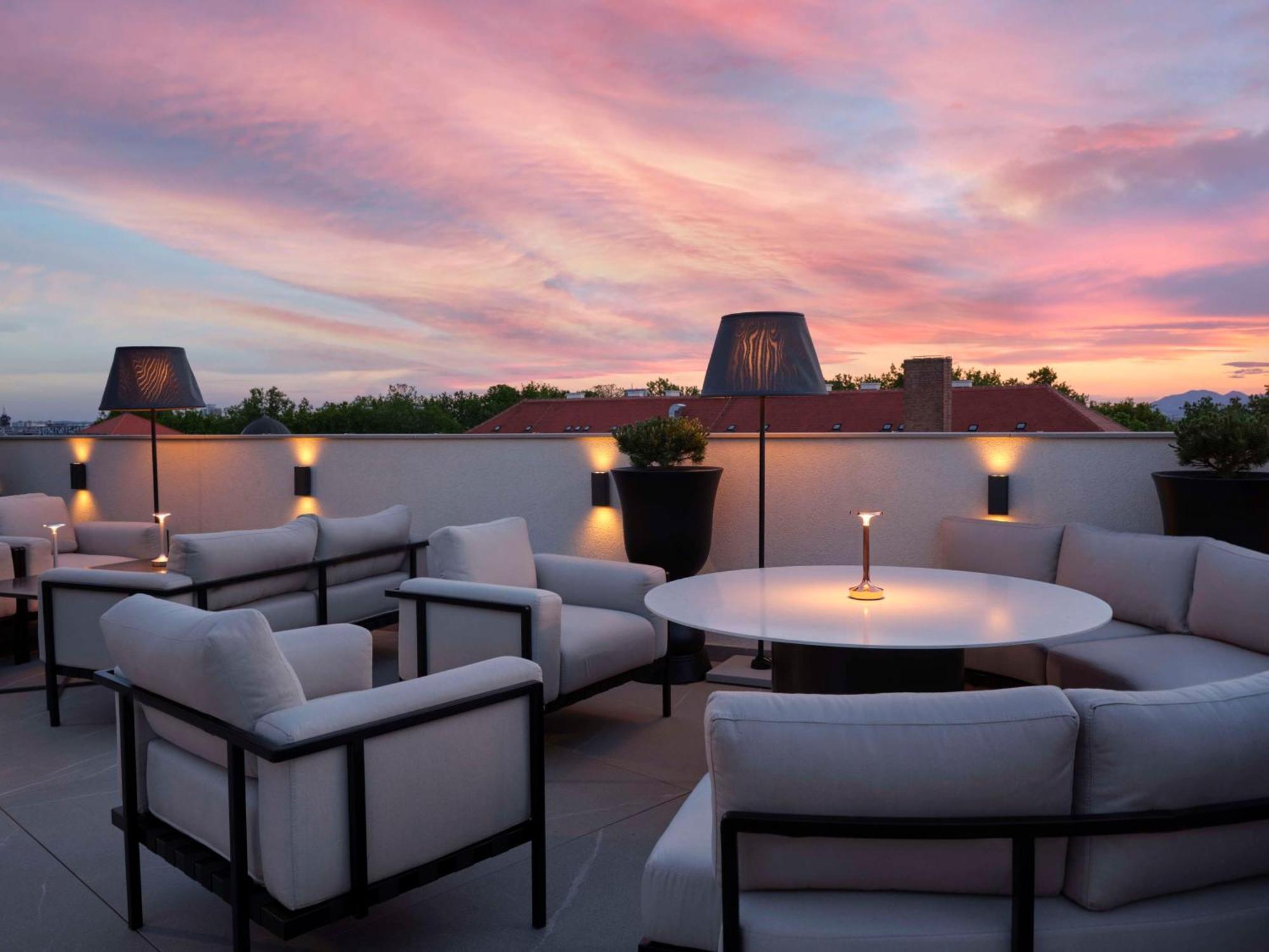 Art'Otel Zagreb, Powered By Radisson Hotels Esterno foto Rooftop at the Hotel